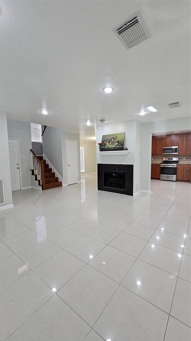 Building Photo - 8435 Battleoak Dr
