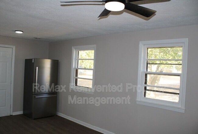 Building Photo - 301 Jehossee Dr SE