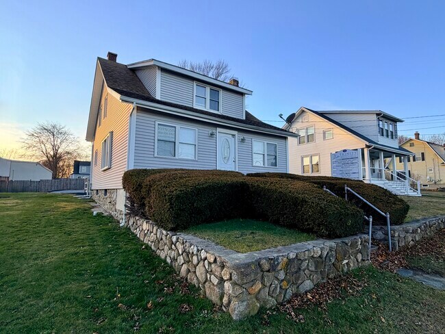 Primary Photo - 12 Clark Ln