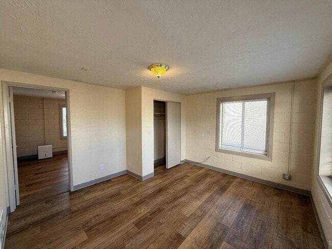 Building Photo - 121 N Wasson St