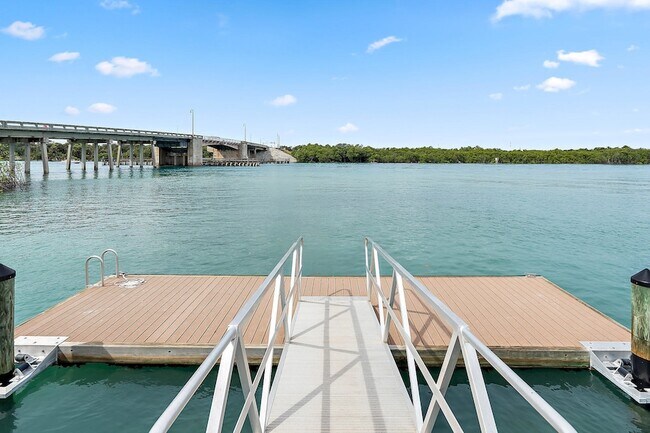 Building Photo - 225 S Beach Rd