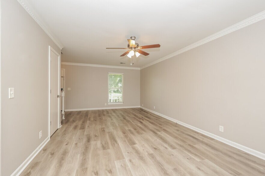 Building Photo - 520 Spring Garden Ct