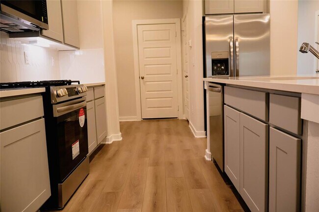 Building Photo - 8415 Sweet Cherry Ln