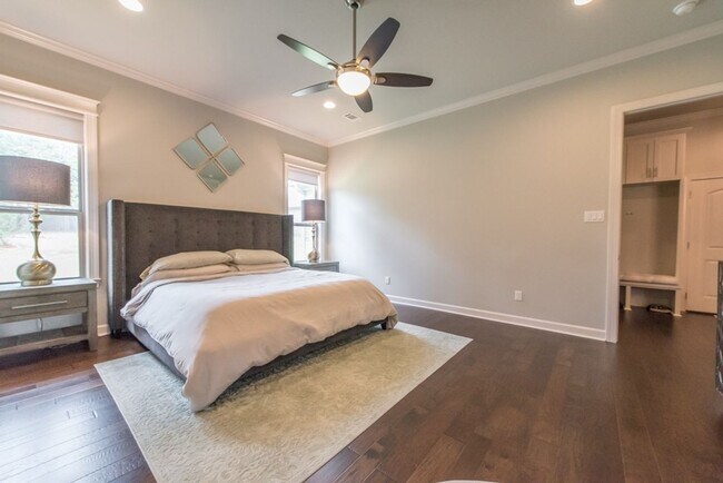 Building Photo - Sherwood Rental