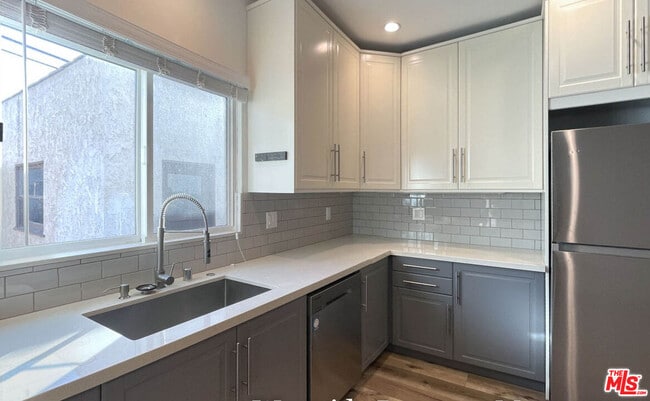 Building Photo - 4274 Elenda St