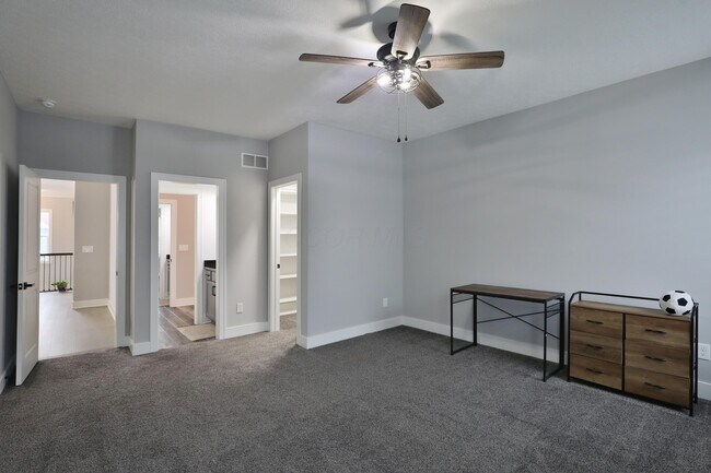 Building Photo - 2246 Koester