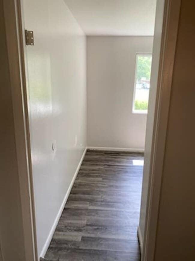 Building Photo - Charming 3-Bedroom Home with Spacious Yard...