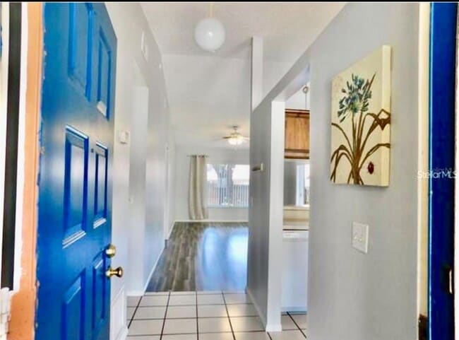 Building Photo - 107 Shady Oak Dr