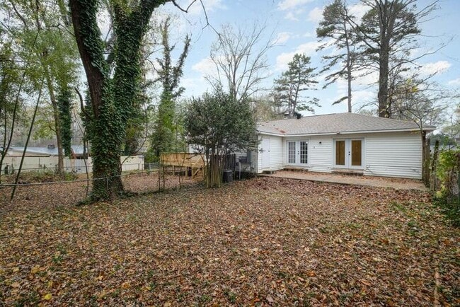 Building Photo - 6026 Olinda St