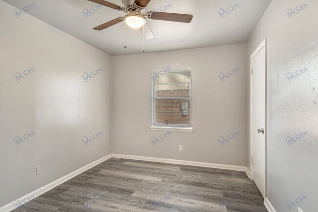 Building Photo - 811 Vogel St