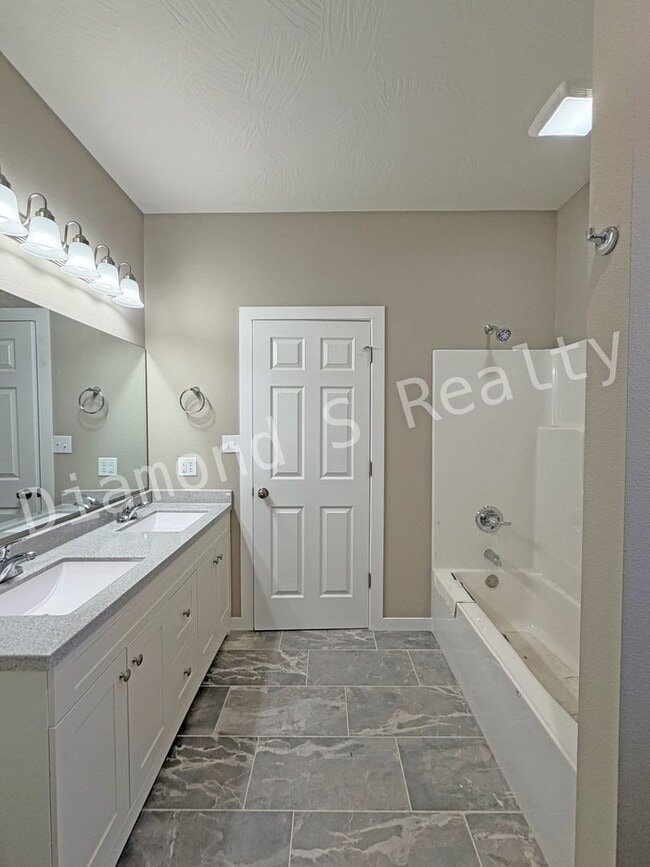 Building Photo - New Construction!  Gorgeous Home with All The Things!