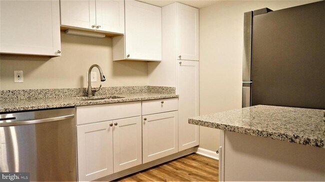 Building Photo - 11818 Breton Ct