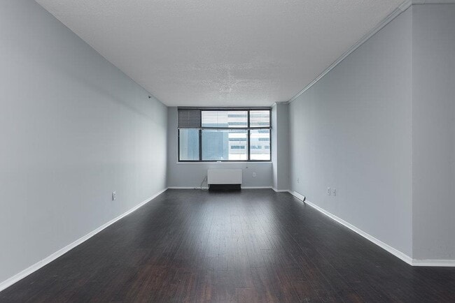 Building Photo - 45 River Dr S