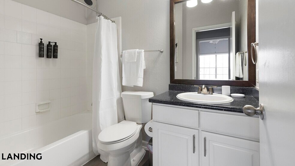 Building Photo - 9835 Fredericksburg Rd