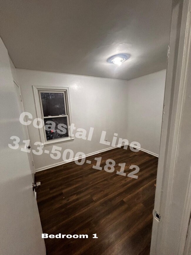 Building Photo - Cute 3 bedroom located on Detroit's East side