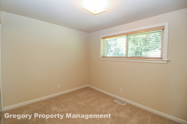 Primary Photo - Charming updated 3-Bed/1-Bath Rambler on q...