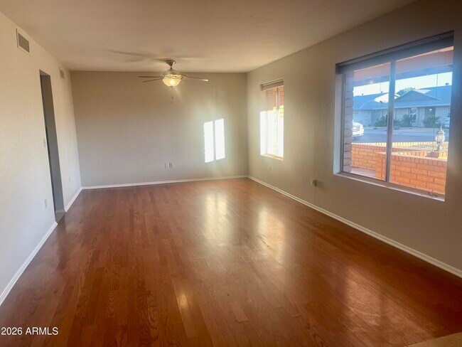 Building Photo - 508 E Angela Dr