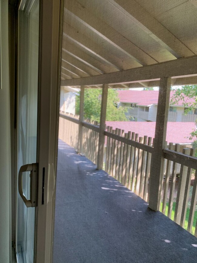 Building Photo - Brand new beautifully renovated Condo with...