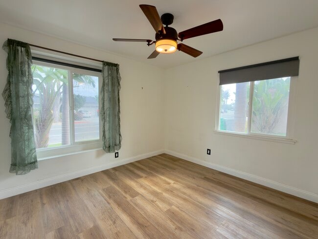 Building Photo - 4504 Moraga Ave