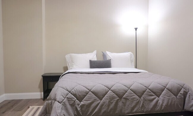 Building Photo - 140 Pearl St