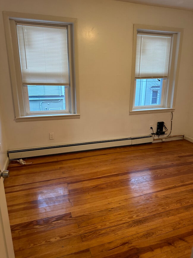 Building Photo - 46 Gesler St