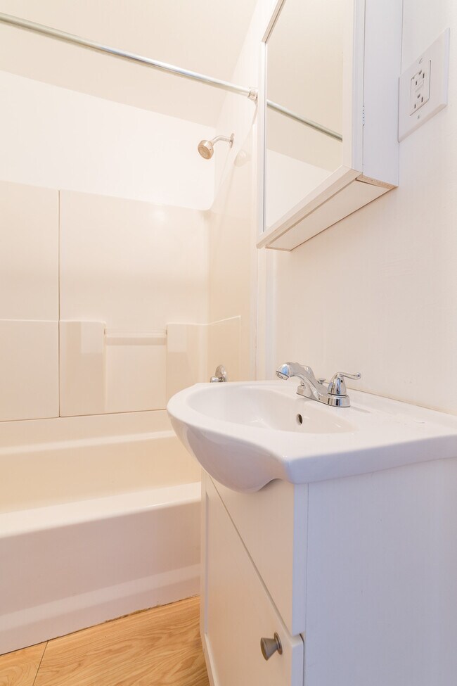 Building Photo - 1929 Arlington Ave