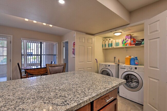 Building Photo - 8787 E Mountain View Rd