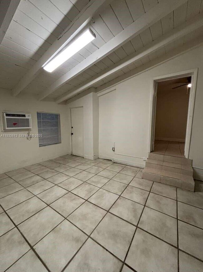 Building Photo - 561 NW 113th St