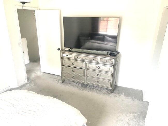 Building Photo - 107 Yacht Club Way