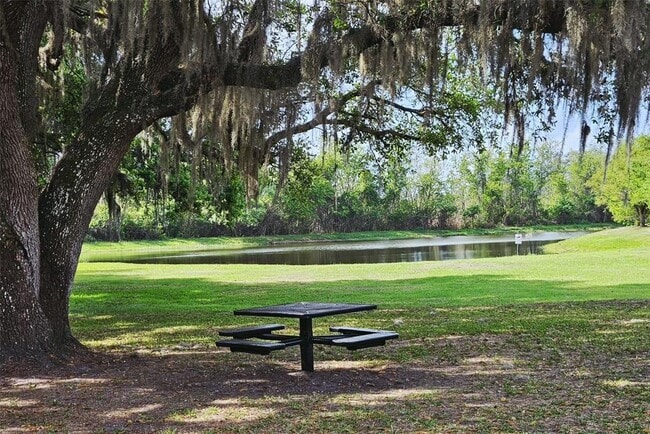 Building Photo - 3102 Camino Real Dr N