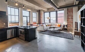 6th Floor Corner Unit - 1535 Walnut St