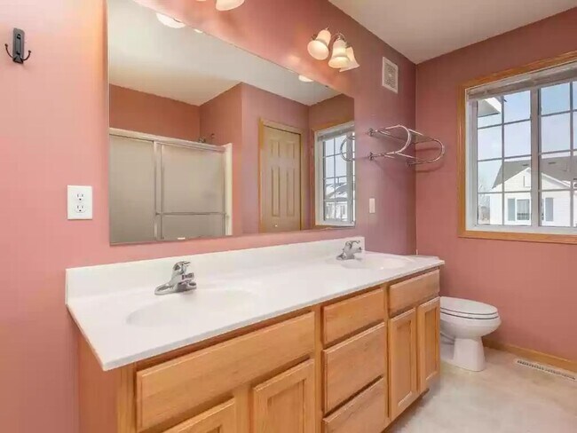 Building Photo - Great location *2Bed*2Bath Townhome- Available June 1