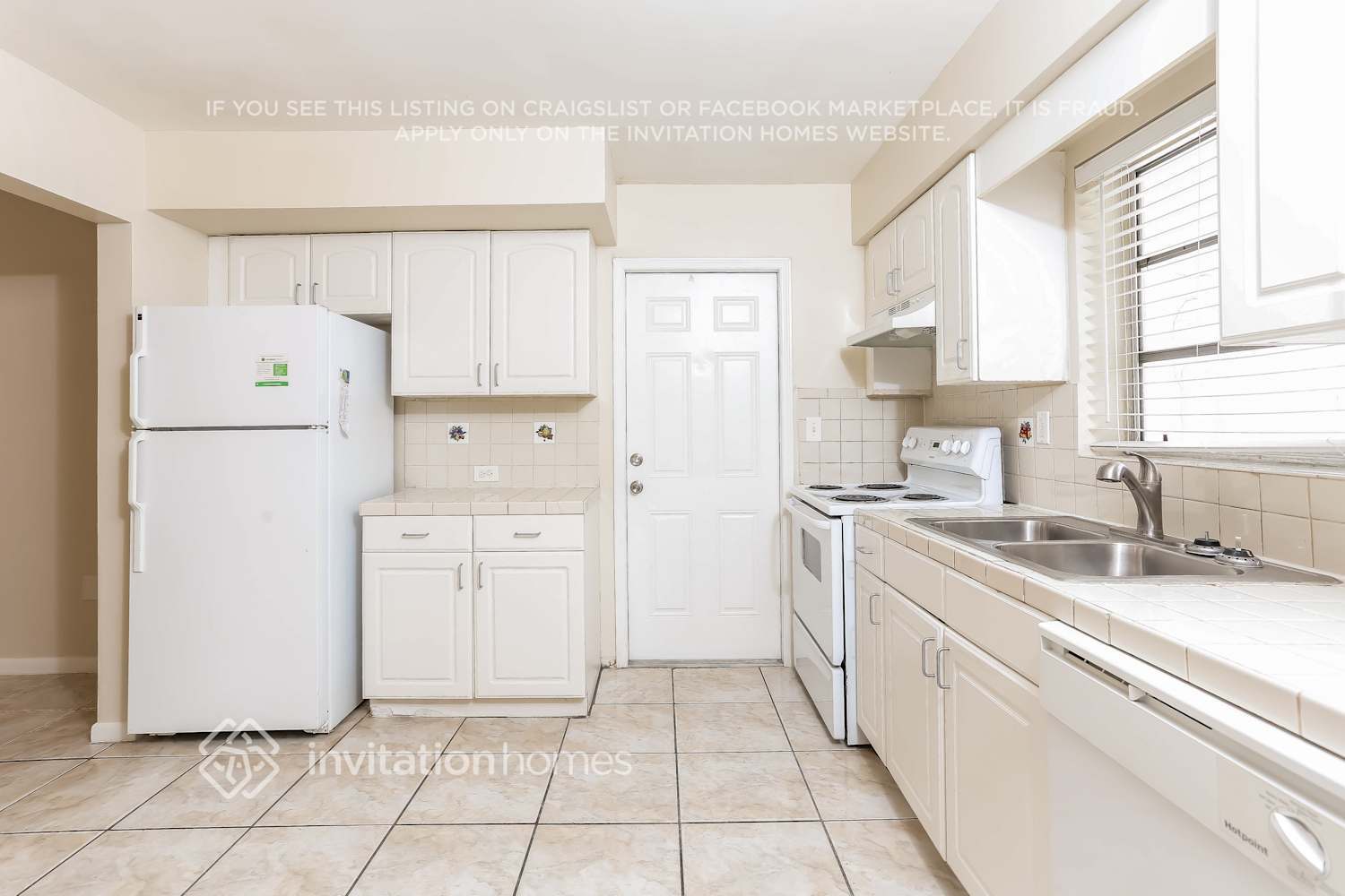 Building Photo - 1270 NW 196th St