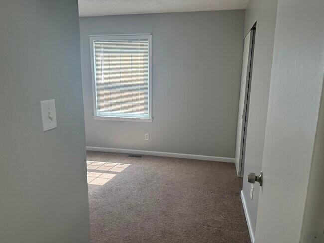 Building Photo - 246 Osage Ct