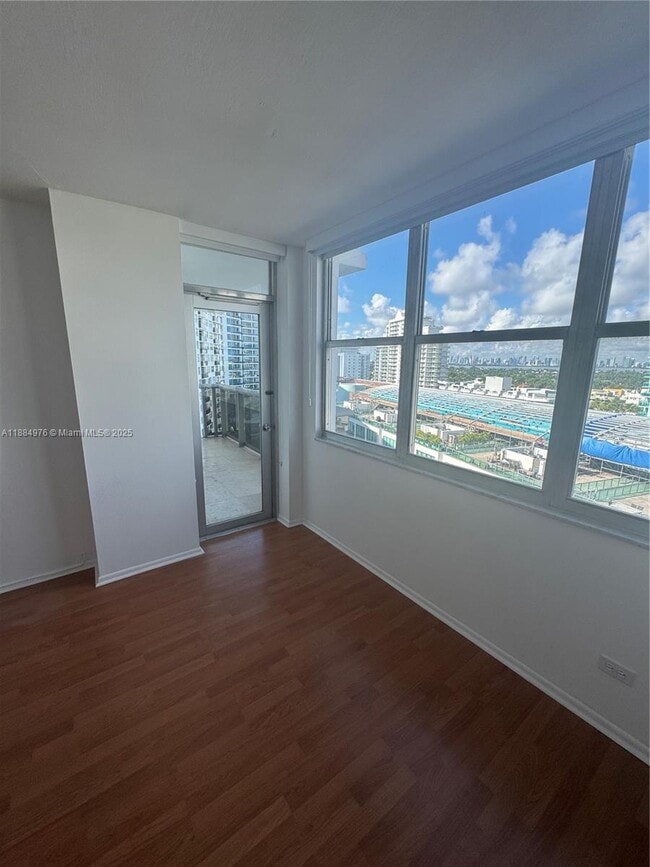Building Photo - 6039 Collins Ave