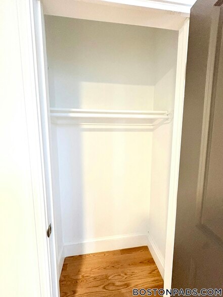 Building Photo - 137 Park Dr