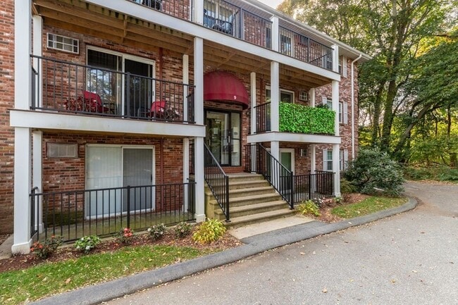 Front of building - 9 Kenmar Dr