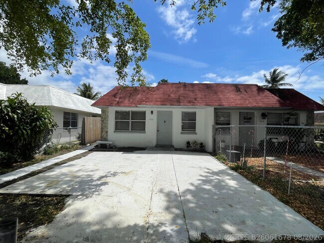 Building Photo - 1316 NW 8th Ave