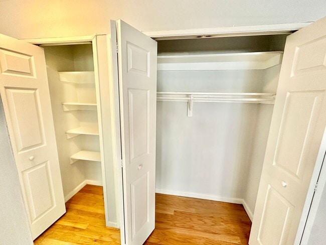 Building Photo - Spacious One Bedroom Condo In the Heart of Dupont - 17th/New Hampshire.