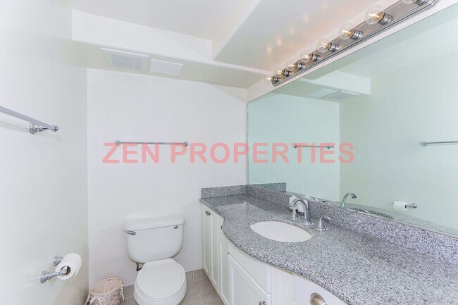 Building Photo - Fully furnished 2 bdrm / 2 bath / 1 parking unit at The Windsor Waikiki
