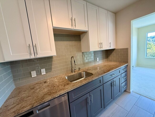 Building Photo - Holly Terrace Condominiums - Magnolia