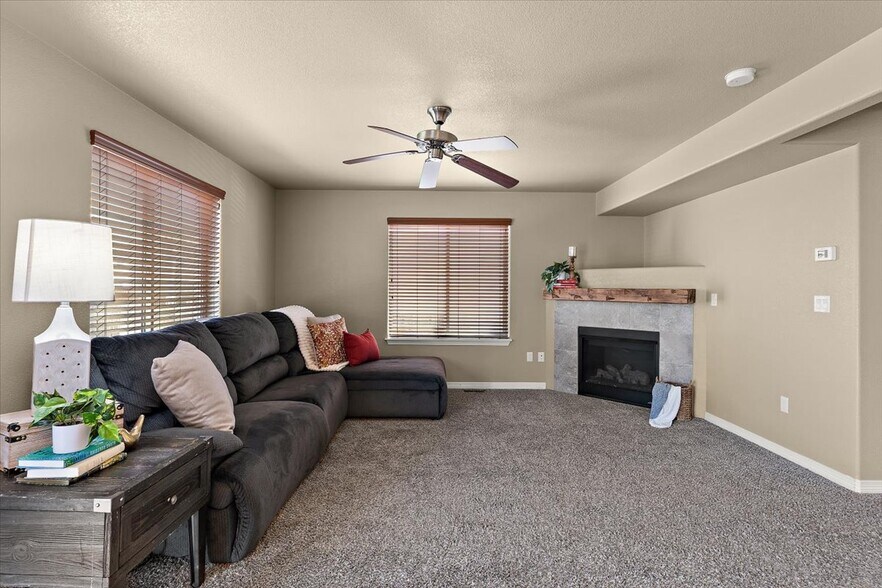 Building Photo - 6137 Popper Dr