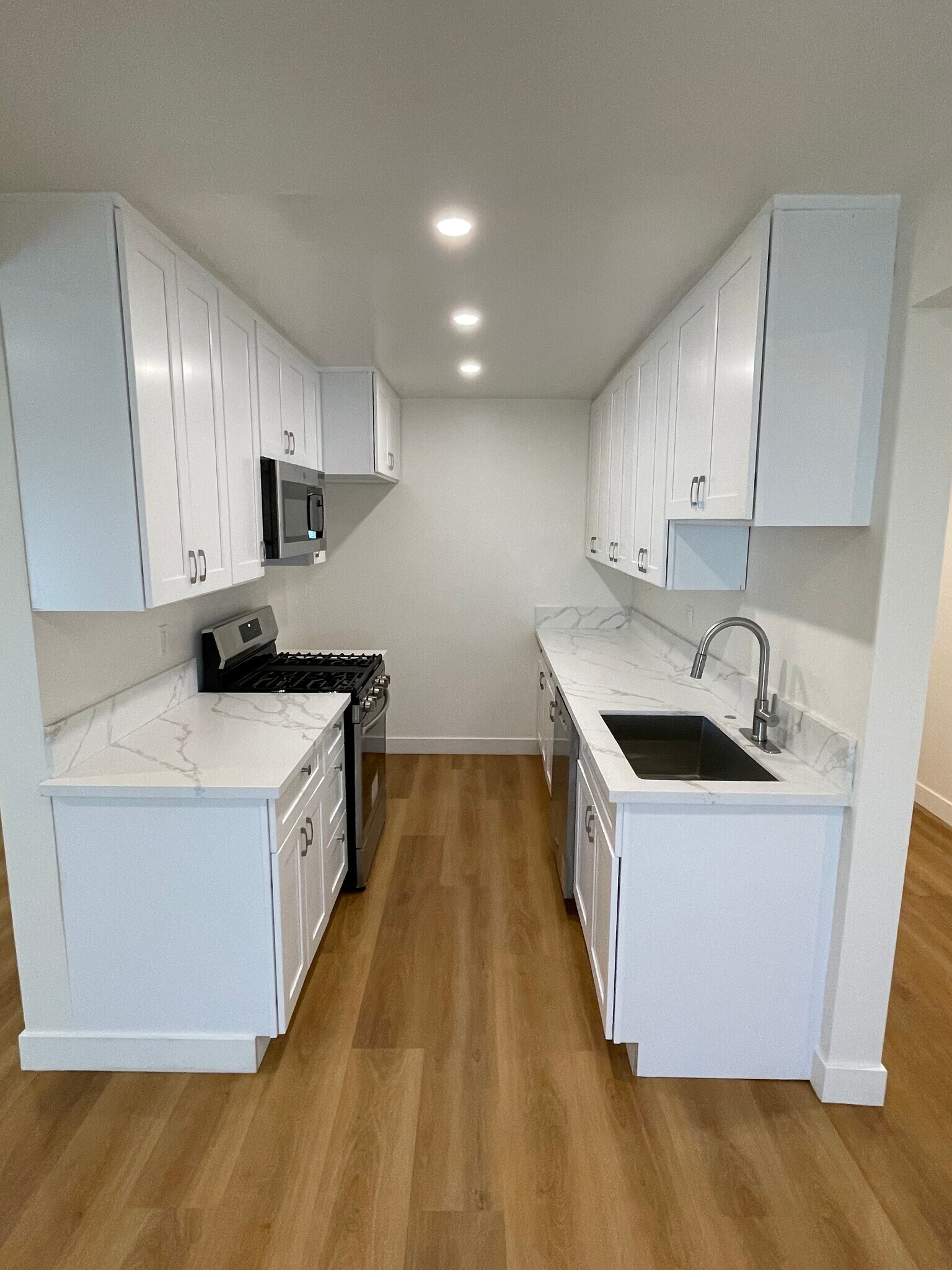 Building Photo - 340 W Alameda Ave