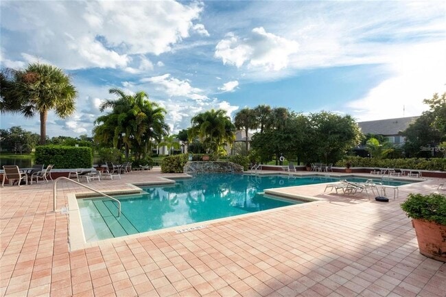 Building Photo - 10265 Gandy Blvd N