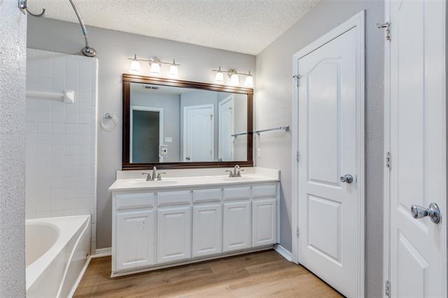 Building Photo - 8159 Kathleen Dr