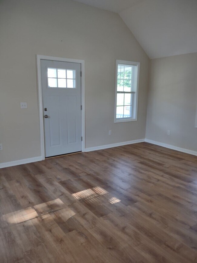 Building Photo - 1175 Willow St