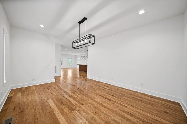 Building Photo - 515 Wilcox St