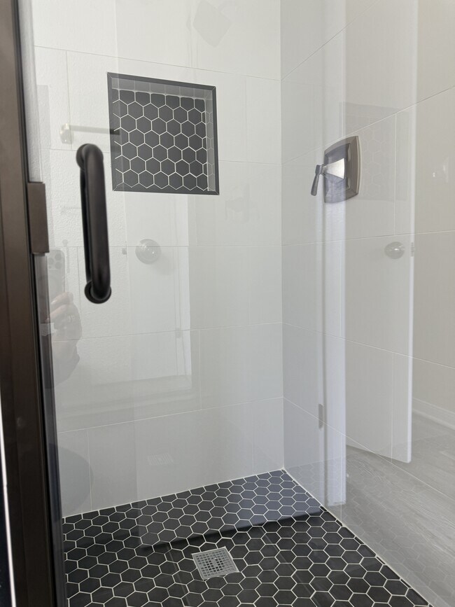 Building Photo - 1409 Opal Rd