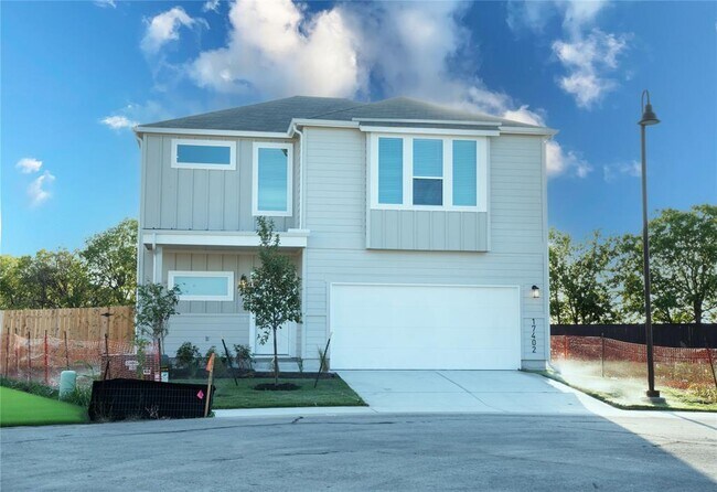 Building Photo - 17402 Torneo Dr