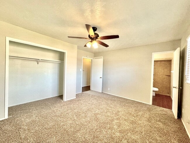 Building Photo - Beautiful Home right next to Hobby Lobby and Remington Park! Self Showing